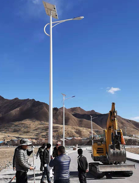 甘南碌曲10米达坂城太阳能路灯项目